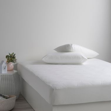 Jason Australian cotton mattress protector on bed
