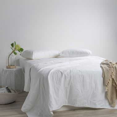 Jason Australian cotton quilt on bed